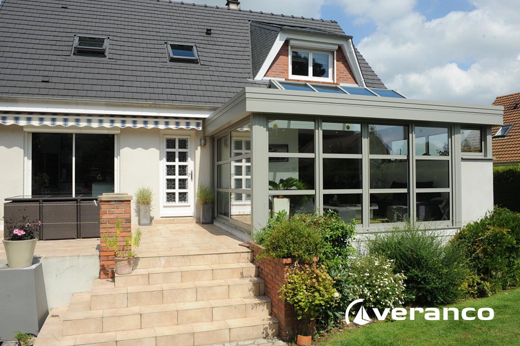 Veranda Salon