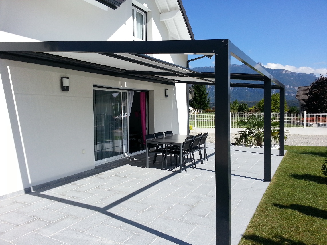 Pergola avec store enroulable